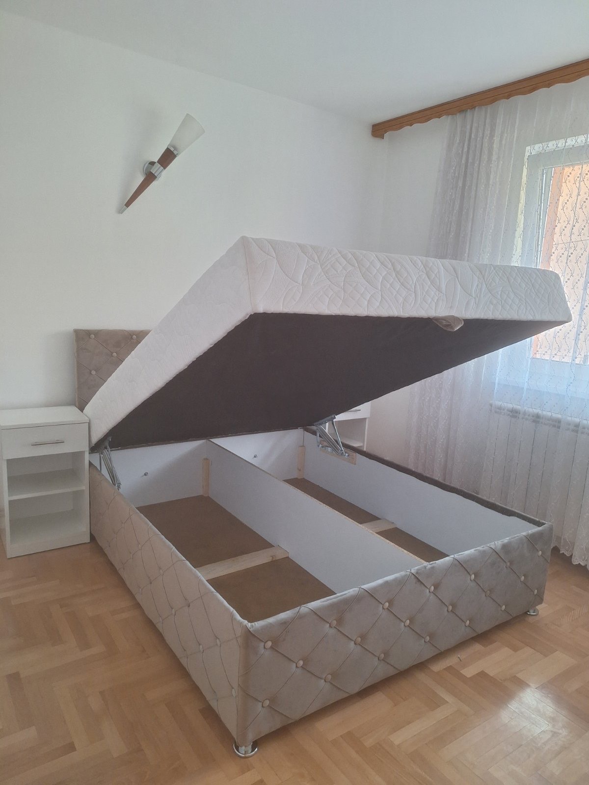 Kauč 2
